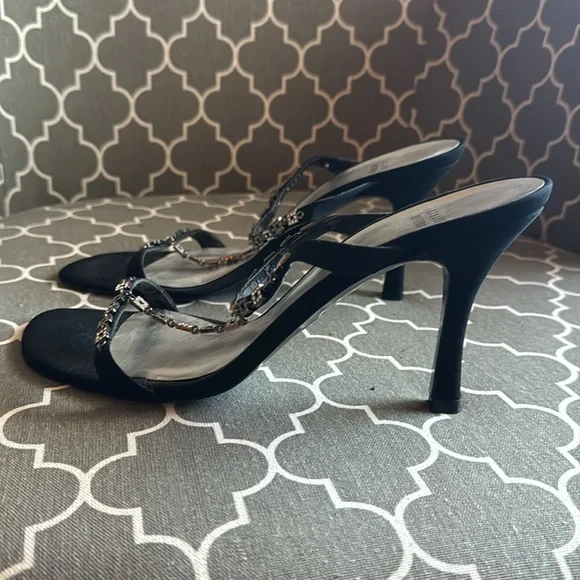 StuartWeitzman Size 9. Black and silver sandals - Picture 7 of 8